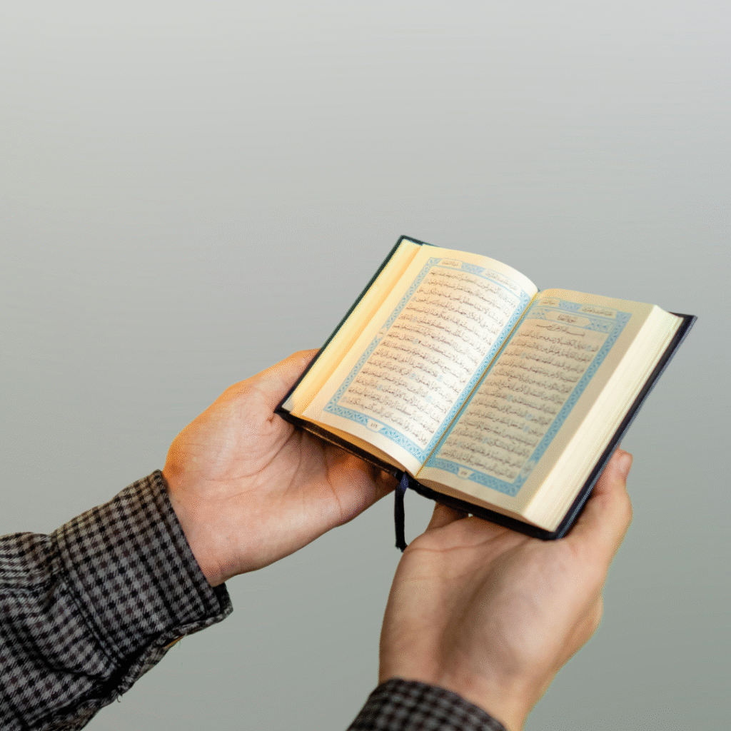 Mengapa Perintah Berbakti Pada Orang Tua Banyak Disimpan Setelah Perintah Beribadah Kepada Allah SWT