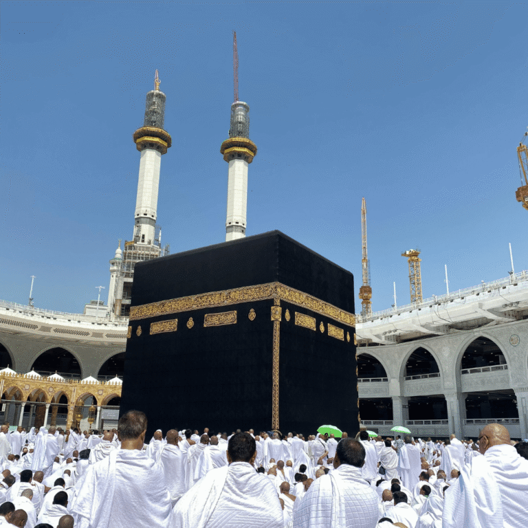 Bahkan Saat Menggendong Ibu untuk Thawaf di Baitullah, Kita Belum Bisa Membalas Satupun  Tarikan Nafasnya Saat Melahirkan