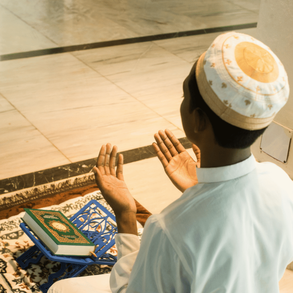 Jangan Remehkan Kekuatan Doa Kedua orang Tua, Doanya Bisa Melesat Melintasi Ruang dan Waktu